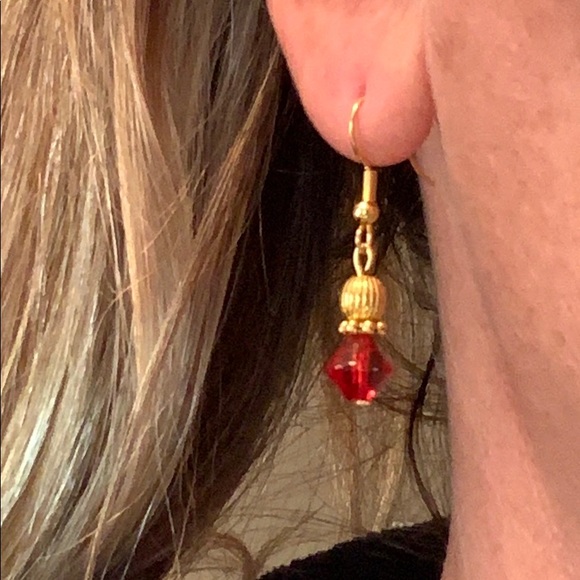 21053 ⭐️Red rhinestone earrings⭐️ - Picture 3 of 5